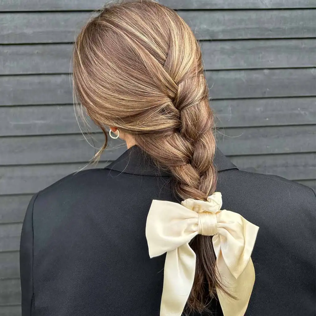 Eksklusiv sløyfescrunchie av silke – skånsom mot håret og tidløs i stilen